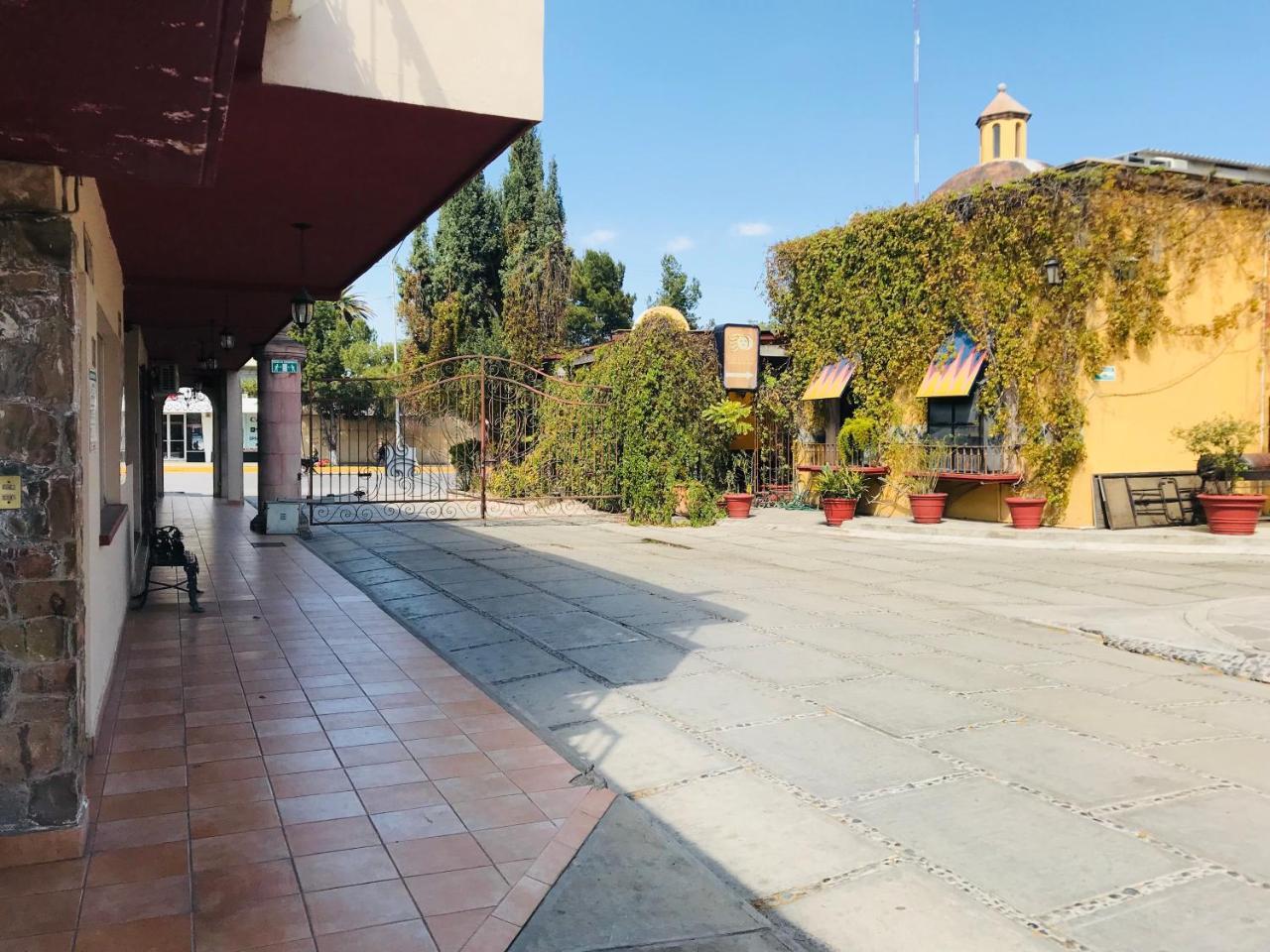 Hotel Huizache Saltillo Kültér fotó